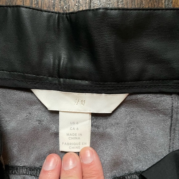 LIKE NEW H&M PLEATHER PANTS - Picture 7 of 7